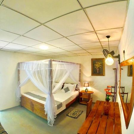 Ostello Surf Resort Ahangama Ngoại thất bức ảnh
