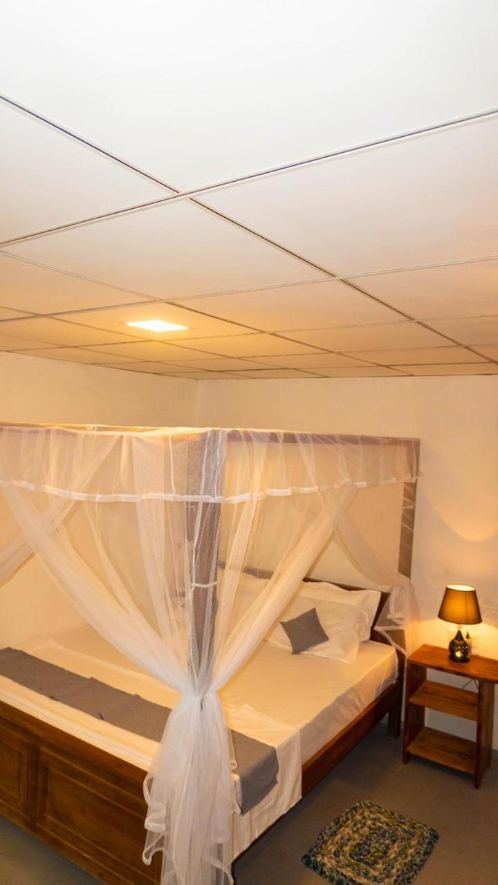 Ostello Surf Resort Ahangama Ngoại thất bức ảnh