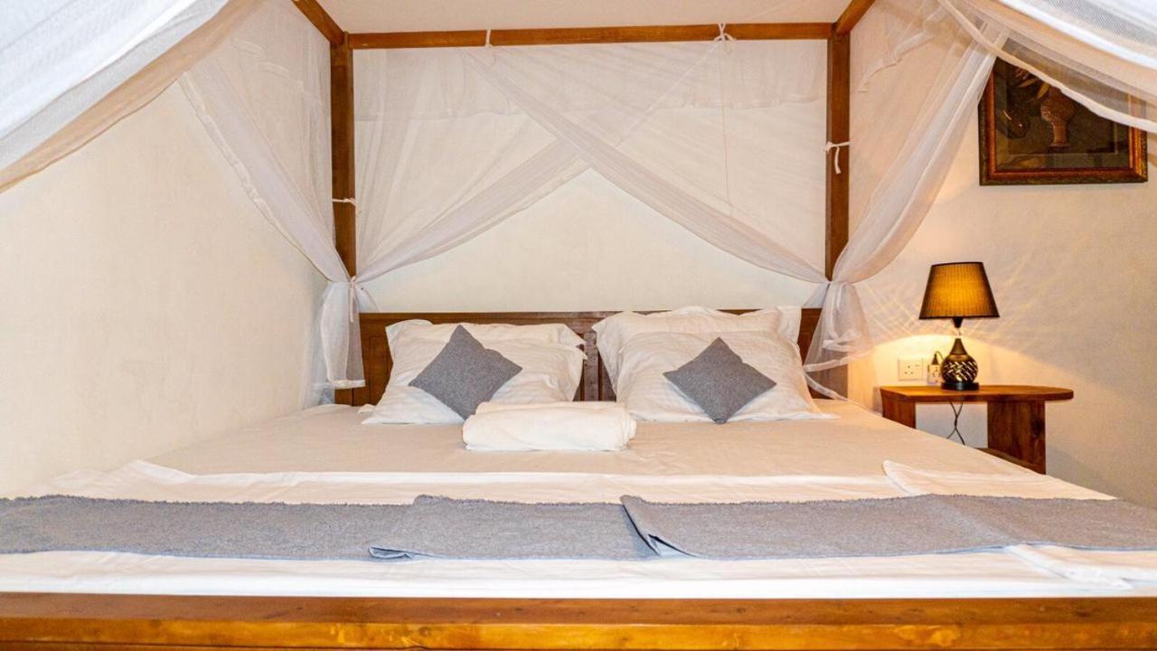 Ostello Surf Resort Ahangama Ngoại thất bức ảnh