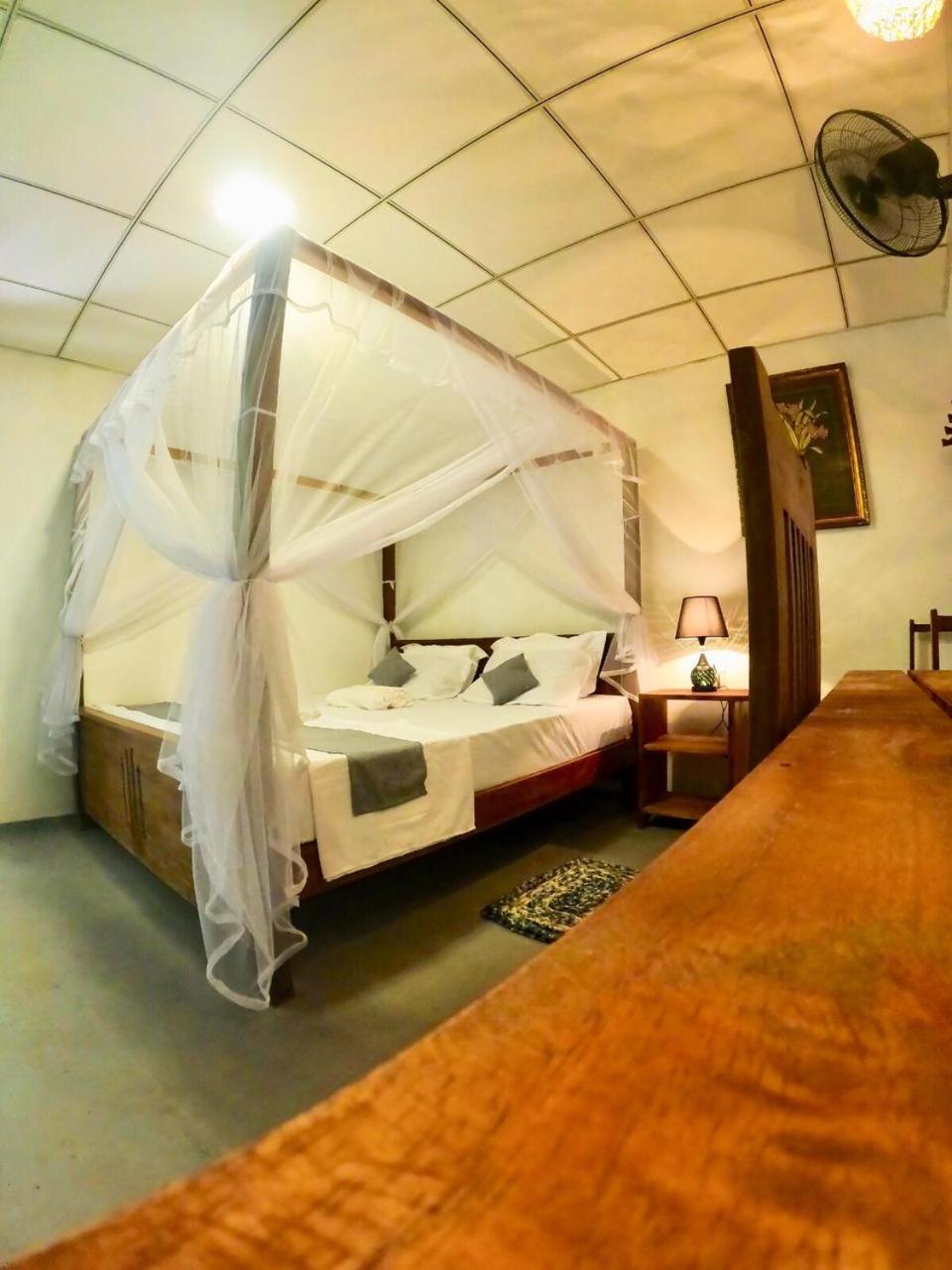 Ostello Surf Resort Ahangama Ngoại thất bức ảnh