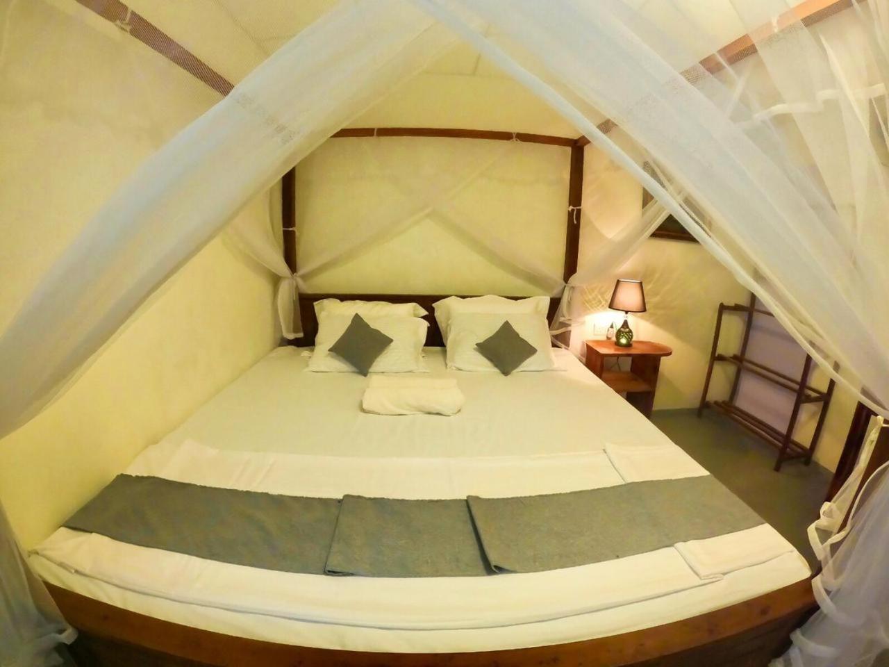 Ostello Surf Resort Ahangama Ngoại thất bức ảnh