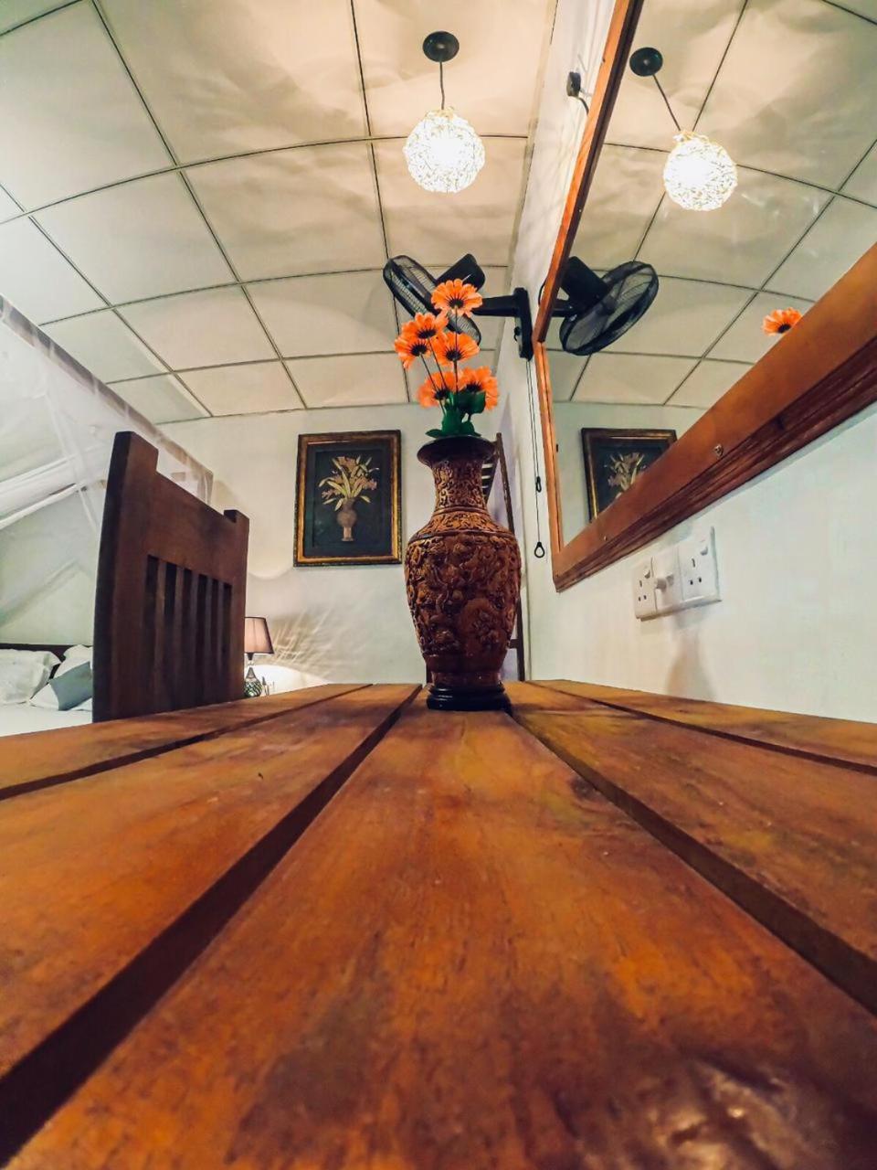 Ostello Surf Resort Ahangama Ngoại thất bức ảnh