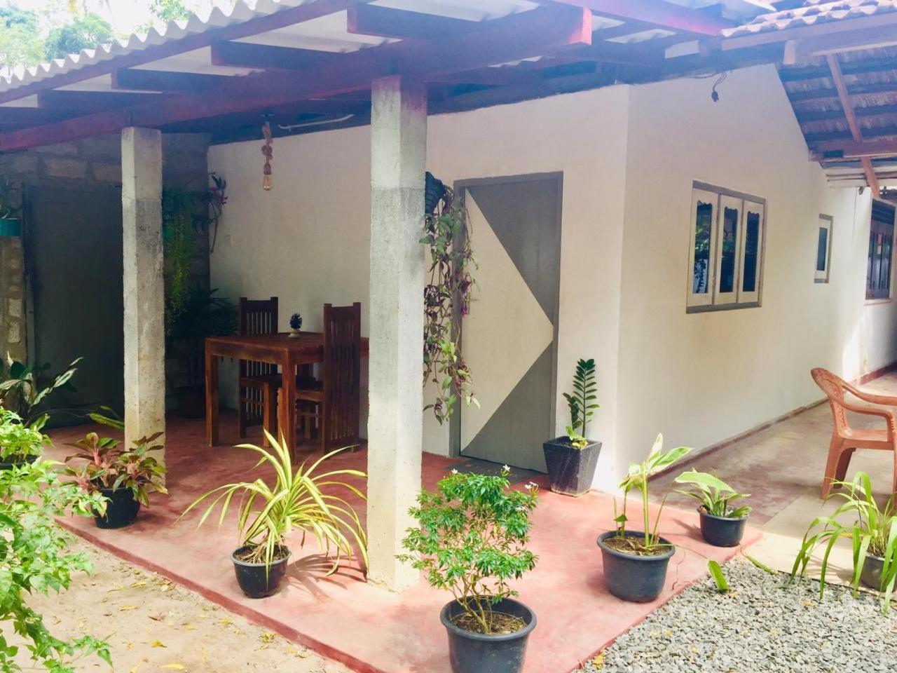 Ostello Surf Resort Ahangama Ngoại thất bức ảnh